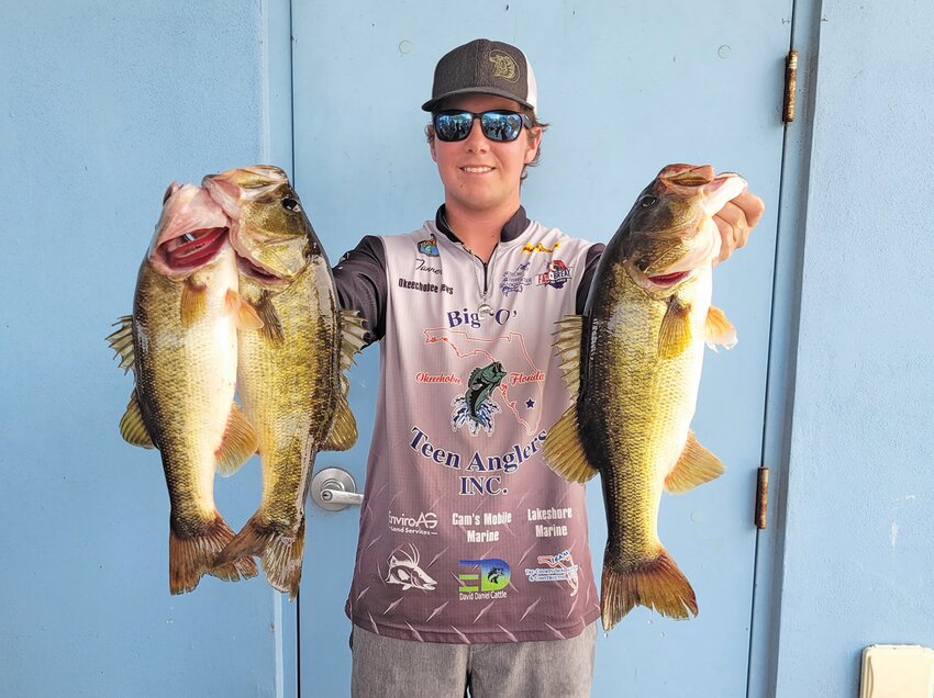 Tanner Seabolt placed first in the 14-19 age group with 14.20 lbs.