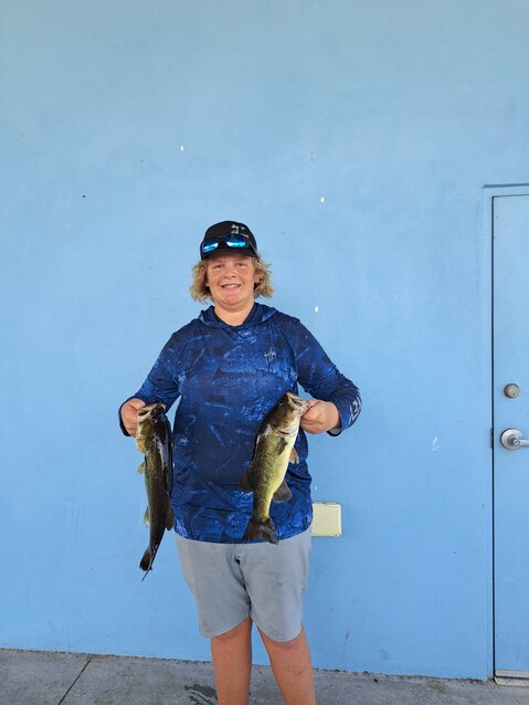Michael Palmer came in third place in the 14-19 age group with 4.49 lbs.