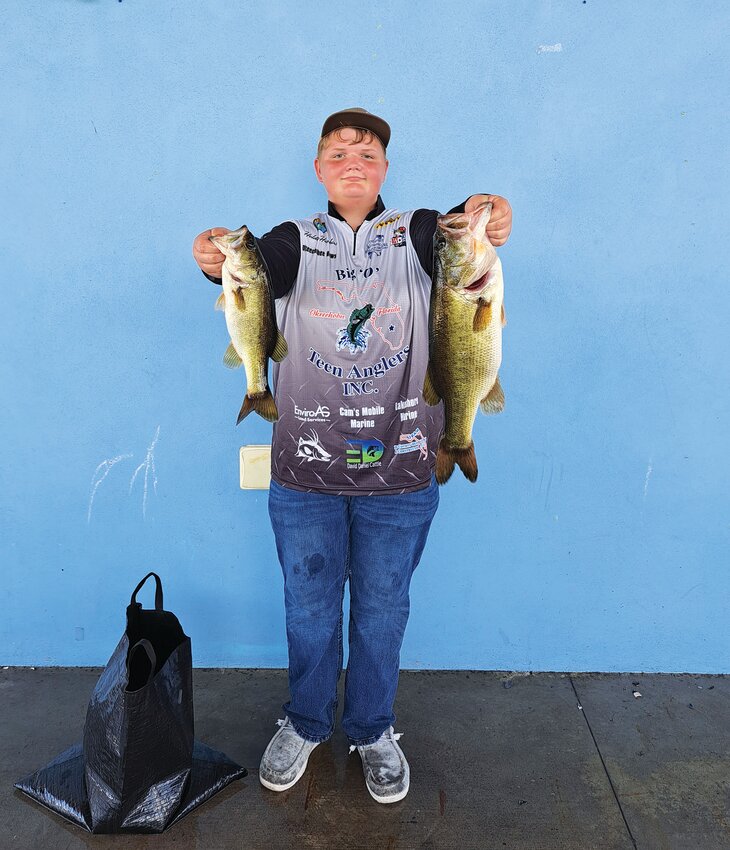 Holden Hawkins placed first in the 14-19 age group with 7.60 lbs.