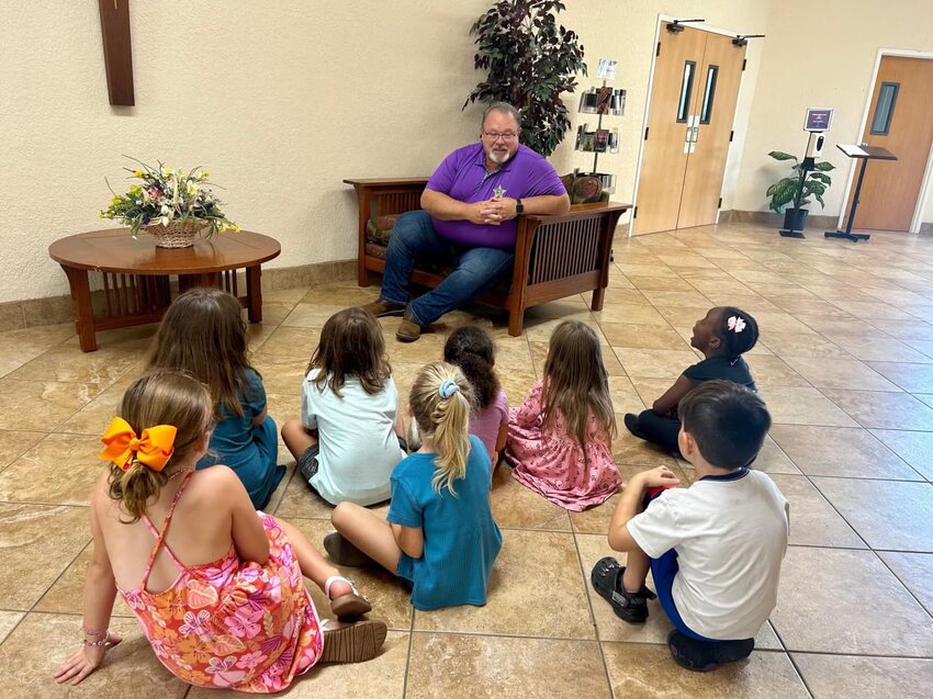 Okeechobee County Sheriff Noel E. Stephen visits Peace Lutheran Preschool.