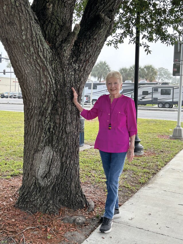 Sandy Thomas hosted a party for her friends so they could help her shave her head during her battle with breast cancer. She explained she did not want her hair to fall out little by little..[Photo by Cathy Womble/Lake Okeechobee News/]