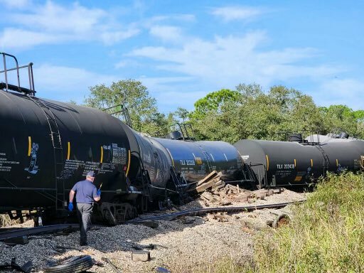 GLADES COUNTY &ndash; A tractor trailer hit a train on U.S. 27 on the morning of Oct. 30, derailing eight cars and blocking the highway.
