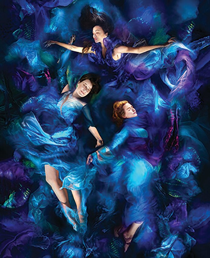 Zoe Salda&ntilde;a, Sigourney Weaver and Kate Winslet, stars of 20th Century Studios&rsquo; &ldquo;Avatar: The Way of Water&rdquo;, posed for renowned underwater photographer Christy Lee Rogers for a series of photographs celebrating our oceans to raise funds to support The Nature Conservancy (TNC).