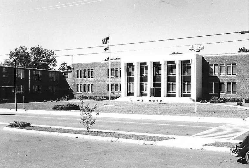 Lincoln High Alumni Group Awarded 750k For Preservation Of Historic