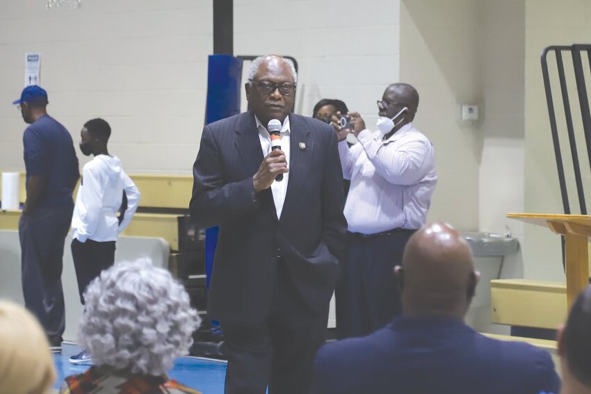 Congressman Jim Clyburn speaks to residents about broadband internet service and capping of insulin prices in October 2022 at M.H. Newton Family Life Enrichment Center.