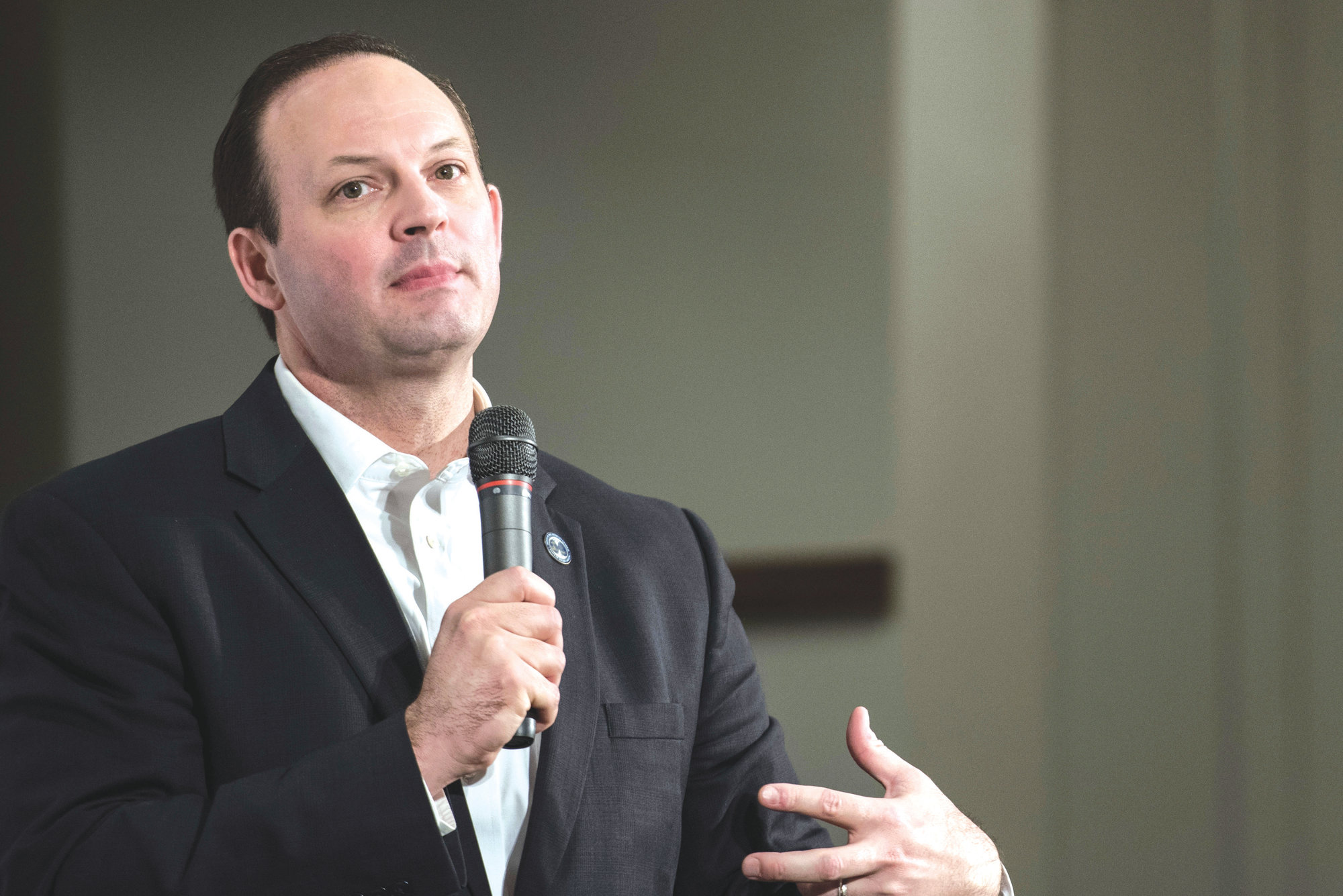 South Carolina Attorney General Alan Wilson speaks to the crowd at a Conservative Leadership Project presidential forum in Columbia in January 2016. On Jan 7, Wilson said he petitioned to join a lawsuit already filed by 16 South Carolina cities and towns opposing the issuance of permits for the use of seismic air guns, a move that's also received the support of the state's governor, Henry McMaster.