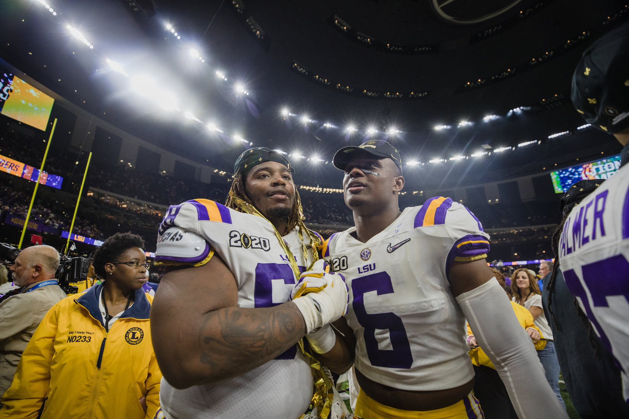 LSU smothers Clemson, 42-25, to seize college football's national