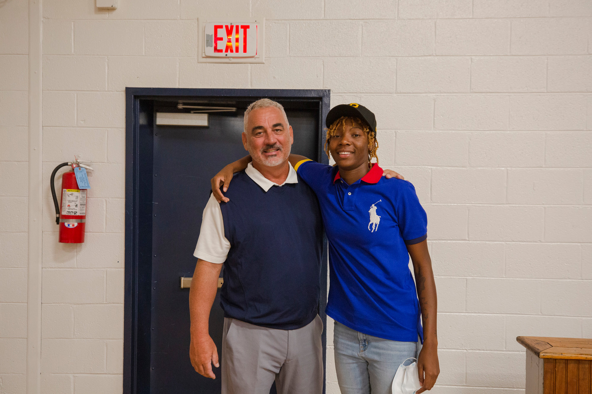 East Clarendon Star Cooper Signs With South Carolina - The Sumter Item