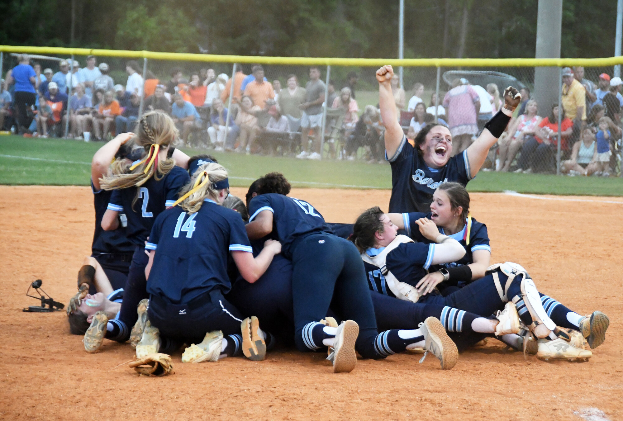 Wilson Hall wins third straight state title with 2-1 victory over ...