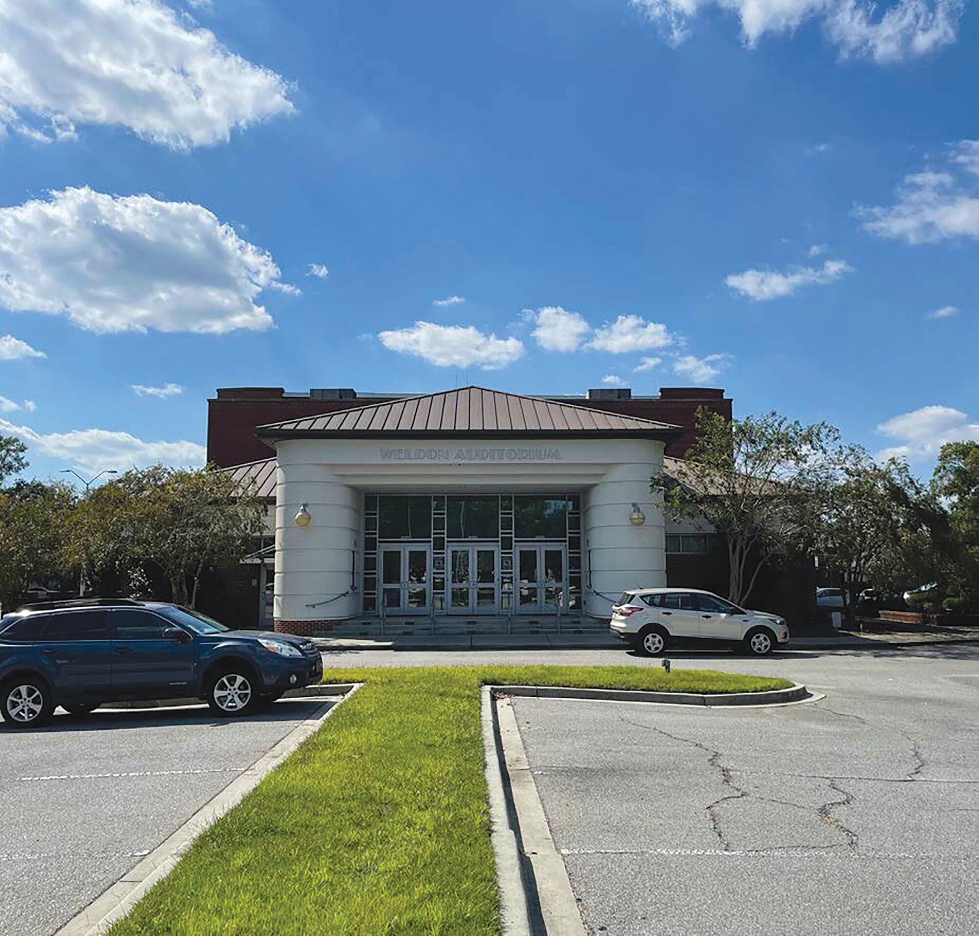 Clarendon County finalizes Weldon Auditorium fees, advances $2.5 million bond ordinance - The Sumter Item
