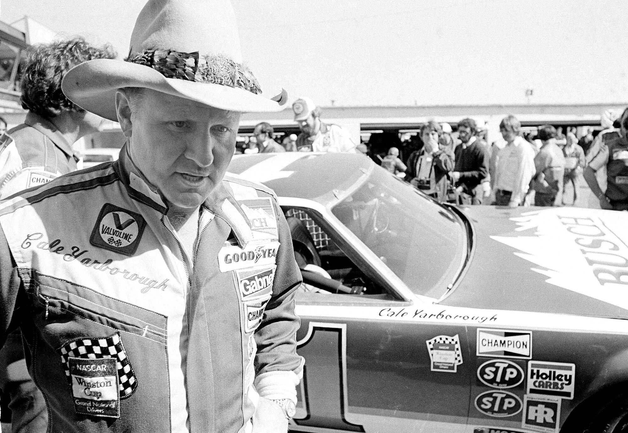 NASCAR Hall of Famer Yarborough, a 3-time Cup champion in '70s, dies at ...