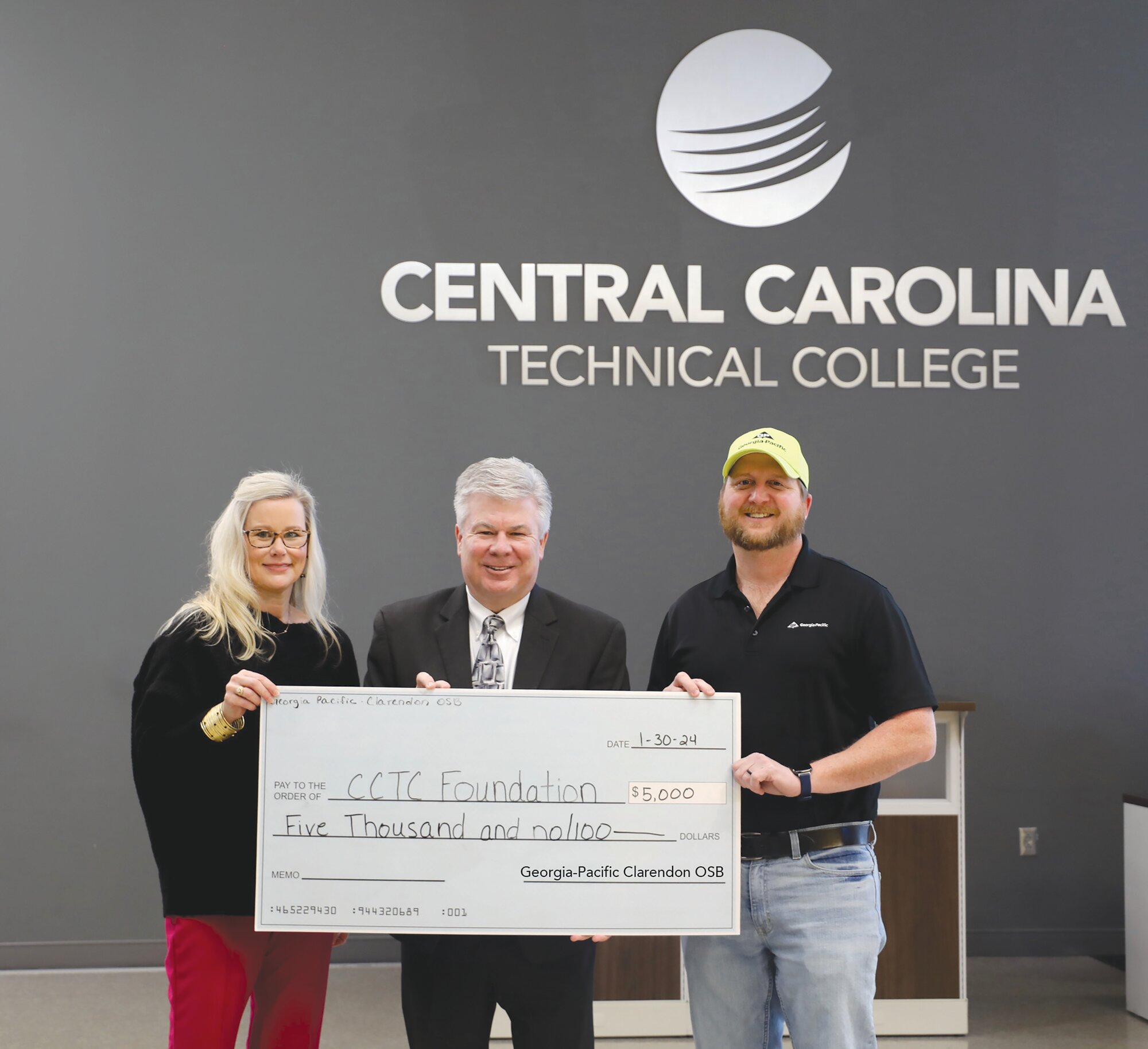 PacificClarendon gives 5K to local college for mechatronics