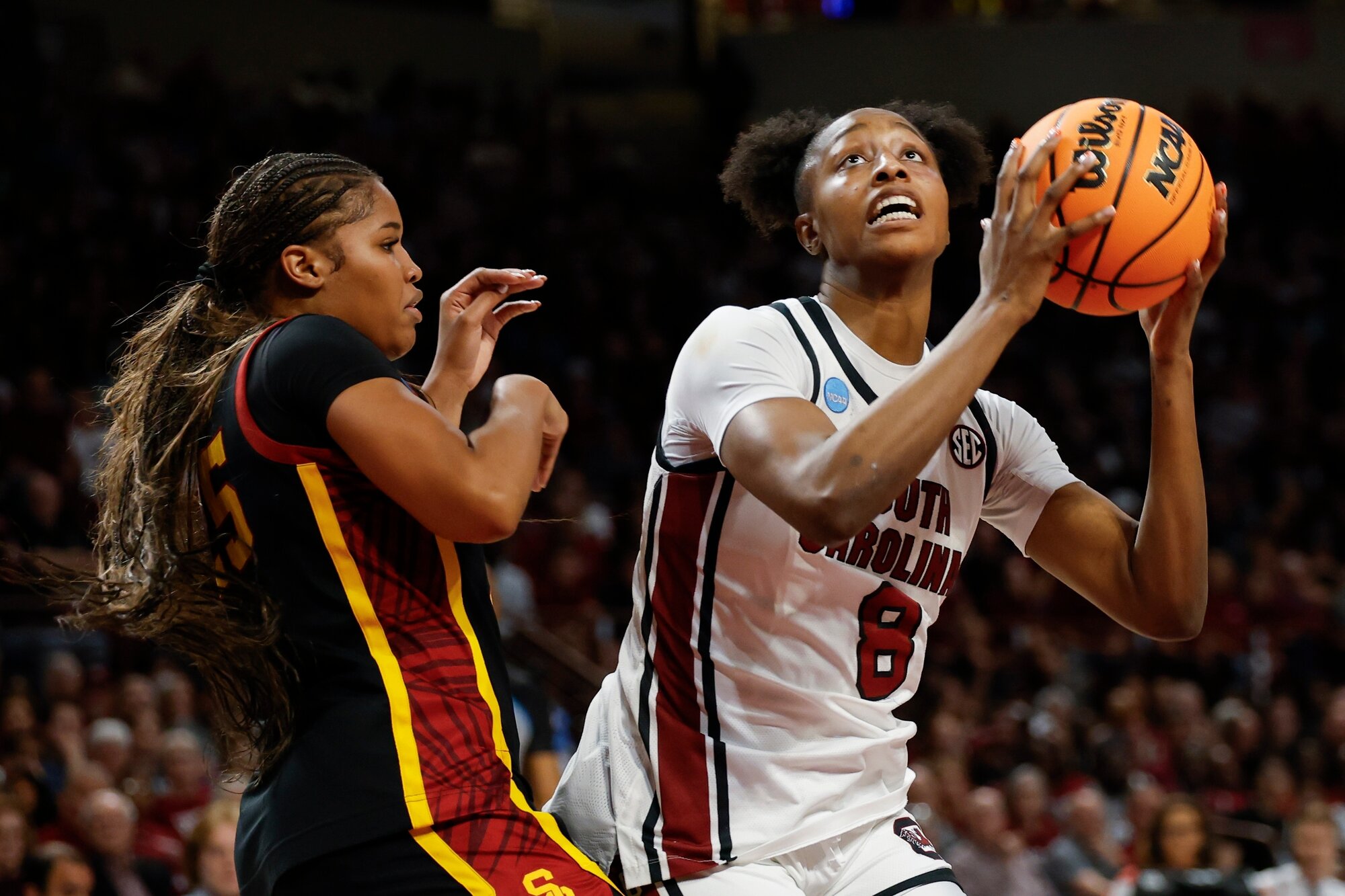 Edwards, Okot power top-seed South Carolina into Sweet 16 with 101-61 victory over USC