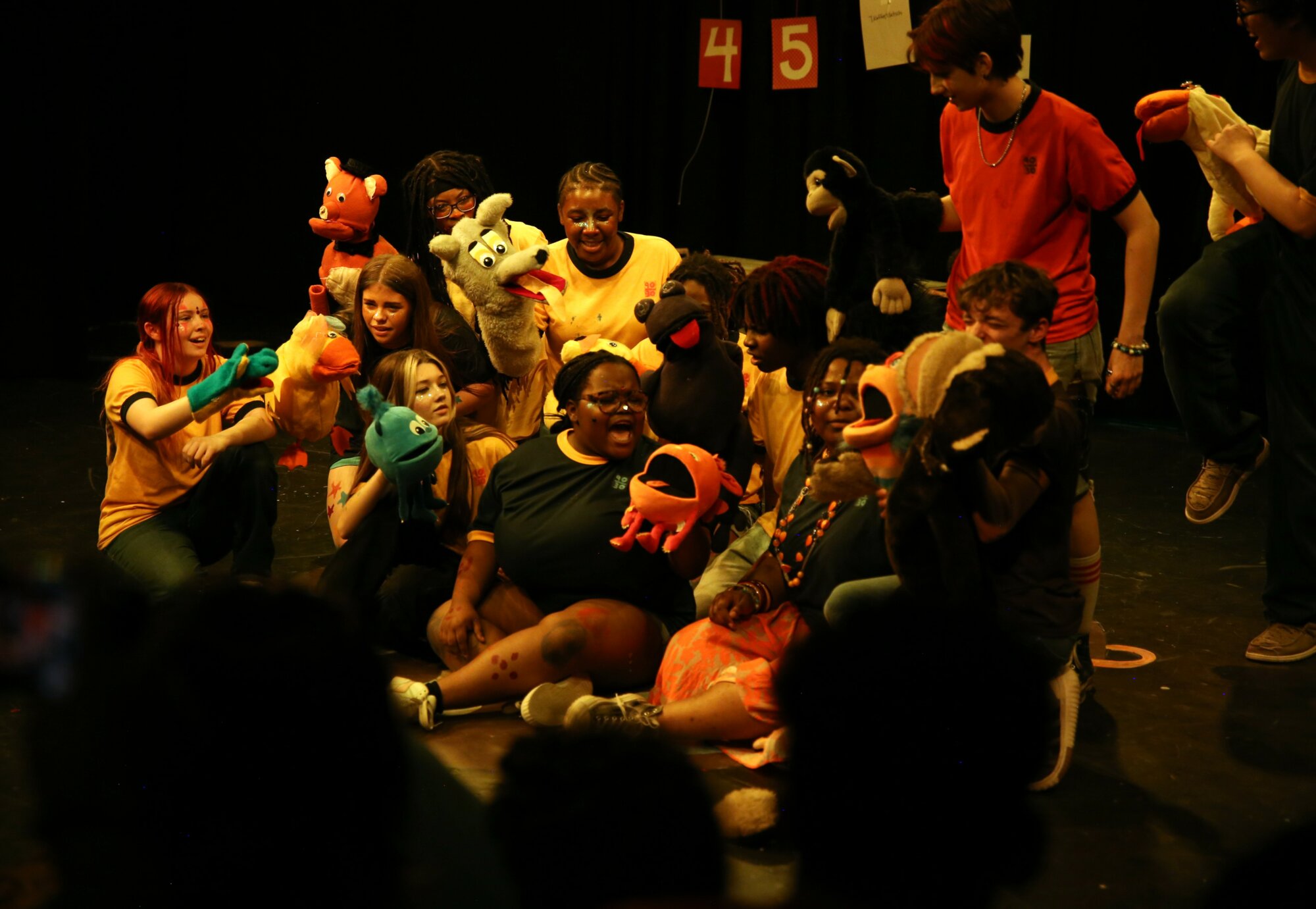 Sumter High drama students bring big laughs at last show of '90/30' - The Sumter Item